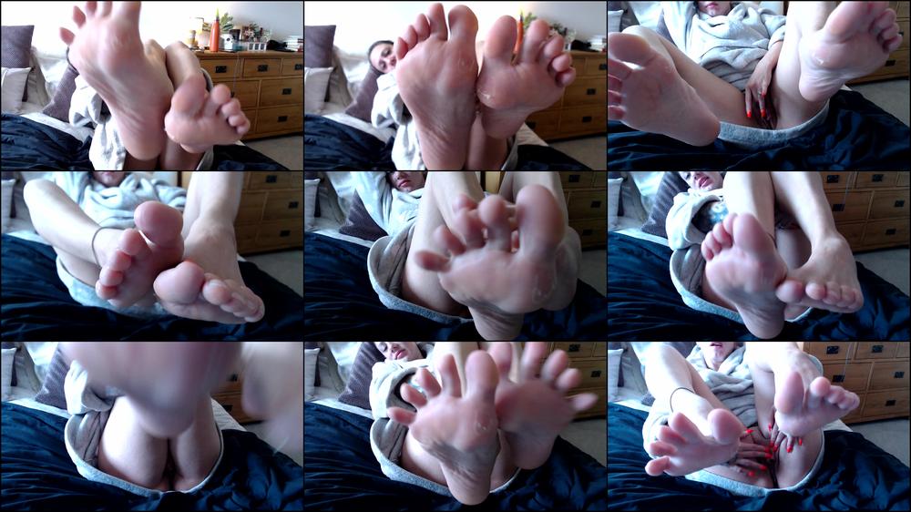 Suck Mistress' Smelly Toes Whist she Play with her Wet Pussy