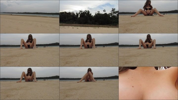 Misssweetteen Masturbation On The Beach Publishes