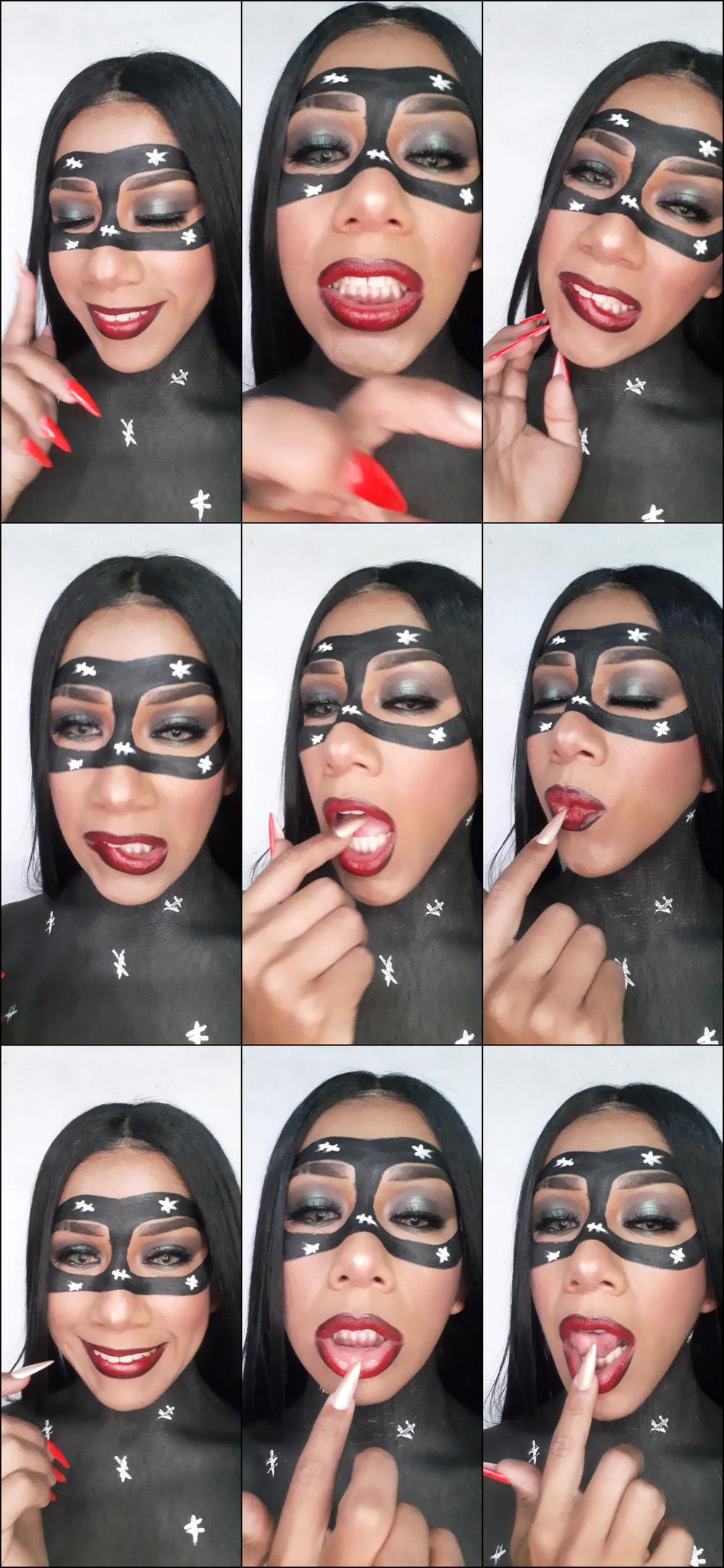 cosplay ~ catwoman~5 finger in my mouth