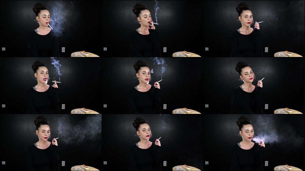 Dani Lynn Smoking VS120s