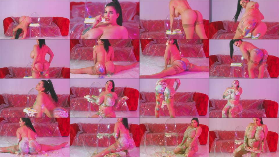 Korina Kova Cake Smash