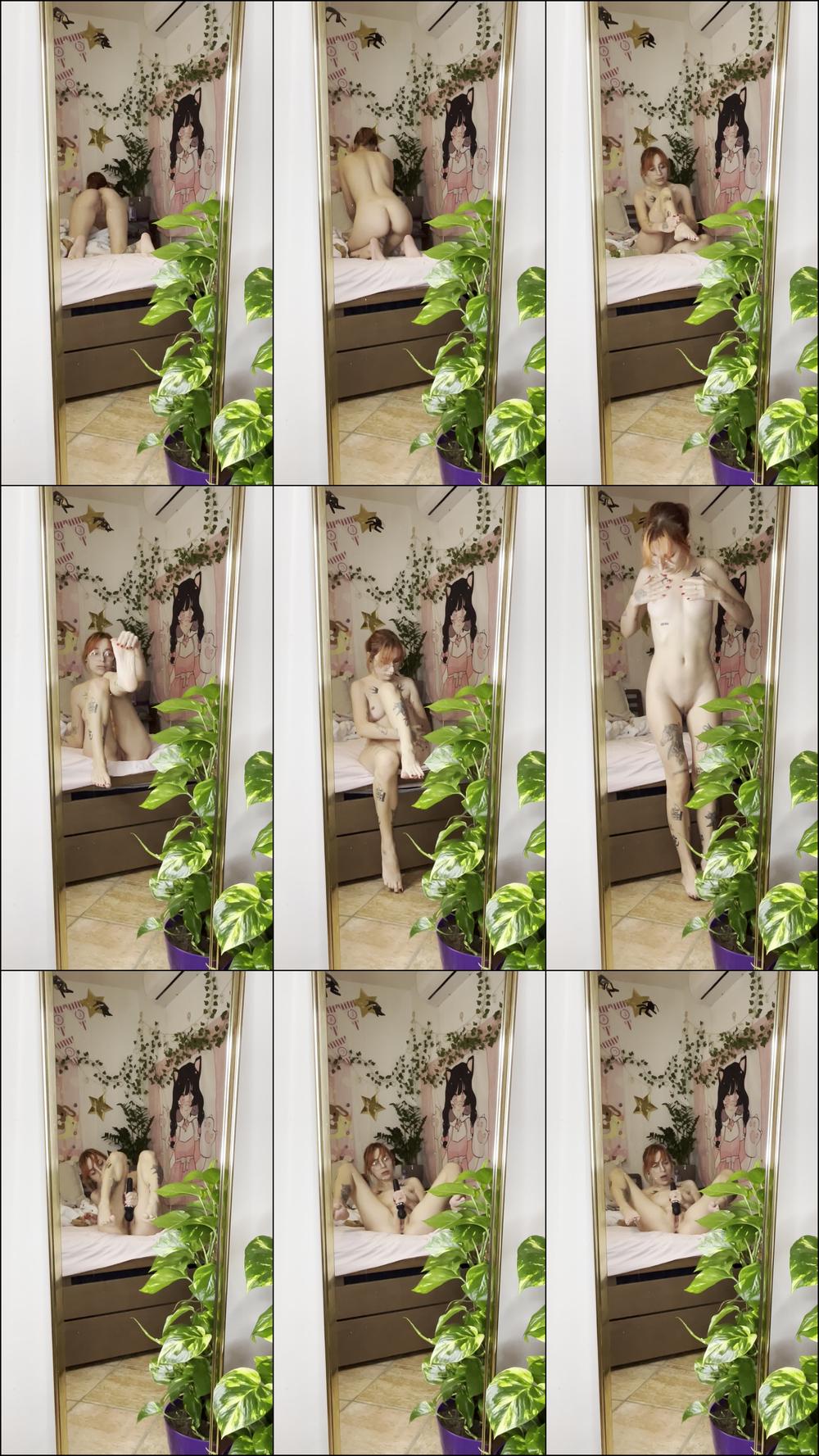 PEEK YOUR SIS IN HER ROOM