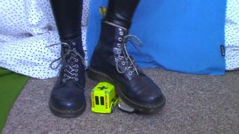 Doc Martens CARS Destruction Giantess (Goddess Vanessa)