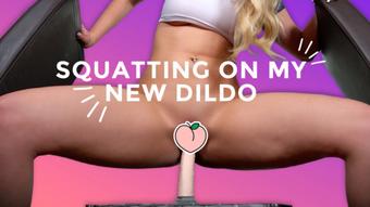 Squatting On My New Dildo (PeachySkye)