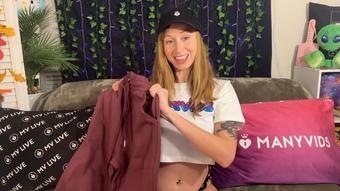 Unboxing MV Merch - Nov 15, 2022 (SpaceSyren)