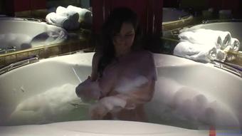 sexe in my bathtube (Real_36_dd)