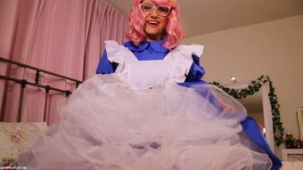Alice Cosplay leads to Magical Shrinking - March 29, 2020 (Penny Barber)