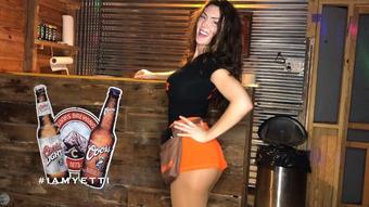 HOOTERS GIRL JOI/SOUNDING (Iamyetti)