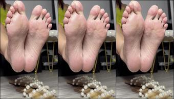 anikaprettyfeet  2023-05-08 at 15-03 Fansly (Anikaddicted) (anikaprettyfeet_)