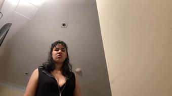 The busty gentle giantess - January 15, 2022 (Colombianbigass)