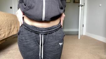 Another sweatpants fetish vid (divinebabe)