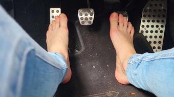Barefoot Pedal Pumping & Revv (Goddess Vanessa)