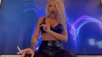 Smoking in rubber with black lips and hu (Mistress Saida)