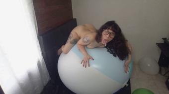 NERDY GIRL TRIES A VERY BIG BEACHBALL - November 13, 2024 (SuicidePonk)
