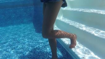 Buddahsplayground Underwater In Pantyhose (BuddahsPlayground)