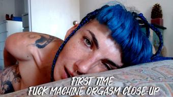 FIRST TIME Fuck Machine Orgasm Close-up (Gypsy Maya)