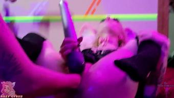 Riley Cyriis Squirting Teen Slut Fisting Party (Riley Cyriis)