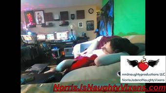 spycam of Autumn Gram masturbating (nmjnaughtyvixens)