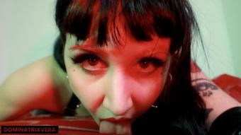 Dominatrixvera Close Up Squirt Licking (DominatrixVera)