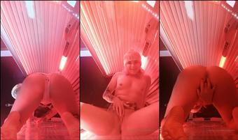 amberphoenixfox 10100259 2019 12 12 .. naughty secret play on the sunbed o (amberphoenixfox)