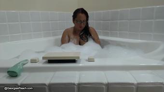 Sexy Bubble Bath JOE - September 05, 2017 (paypeaches)