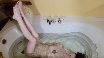 Nude Leg Stretching In The BathTub - HD (Katy Faery)