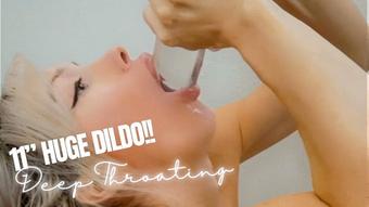 HUGE 11 inch Dildo Blowjob (GiaDelRey)