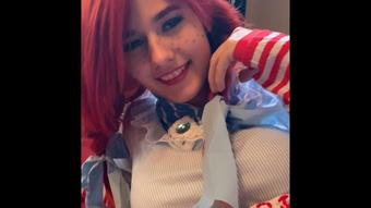 Wendy Tries a Big Mac (kitsune_foreplay)