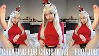 Cheating For Christmas - Footjob - December 09, 2022 (TheTinyFeetTreat)