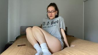 Blackmailed into showing you my feet (divinebabe)