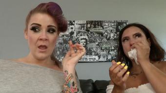 Monica & Whitney - Sneezing Powder Fun (Ginary)