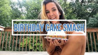 Birthday Cake Smash (Alexis Load)