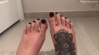 Giving Myself a Pedicure - May 24, 2020 (SpaceSyren)