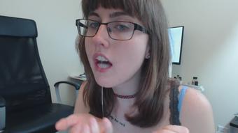 eating CUM messy (happylilcamgirl)