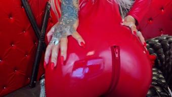 seducing,smoking,teasing (Mistress Saida)