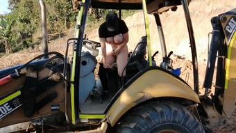 I masturbate outdoors in a Excavator - May 04, 2021 (Kourtney Love)