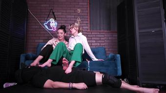 FEET 4 ME - Divine Indulgence: A Goddess'S Retreat (FEET 4 ME)