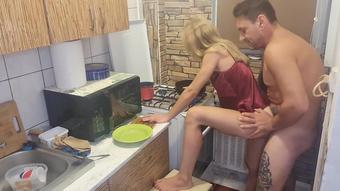 Kinkyporncpl Ignore You While U Fuck Me Cum On Food (KinkyPornCpl)