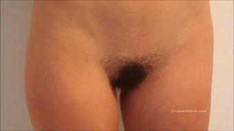 Vicci Trims Her Full Bush (Custom Fetish)