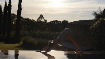 Nude Yoga infinity pool (ScarlotRose)