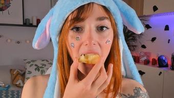Apple eating closeUP eye contact - Nov 6, 2022 (Anna_Prince)
