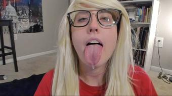 Spit Tease (happylilcamgirl)