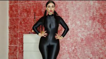 Hot Burglar (Alpha Diva Alexandra)