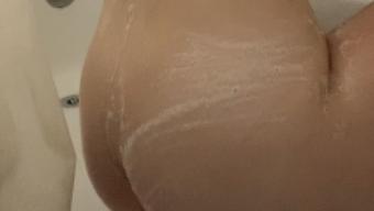 Meganholly00 Soapy Ass And Big Tits Fetish (meganholly00)