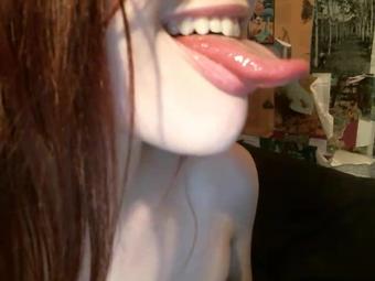 Tongue Fetish (OliveWood)