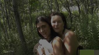 Dans la forêt avec ma copine (Real_36_dd)