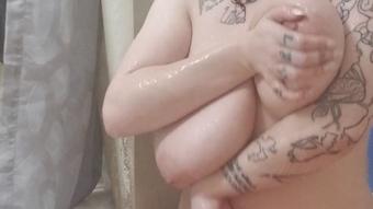 Bath Time With Harlow - April 08, 2018 (Harlow Nyx)