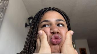 STANDARD pedicure session with toe sucking and soles worship - June 07, 2023 (Colombianbigass)