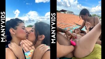 intense lesbian sex with kisses and a FIST fuck in the pussy (Xlivestudio)