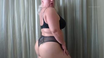 Blond Goddess Worship - June 30, 2019 (paypeaches)